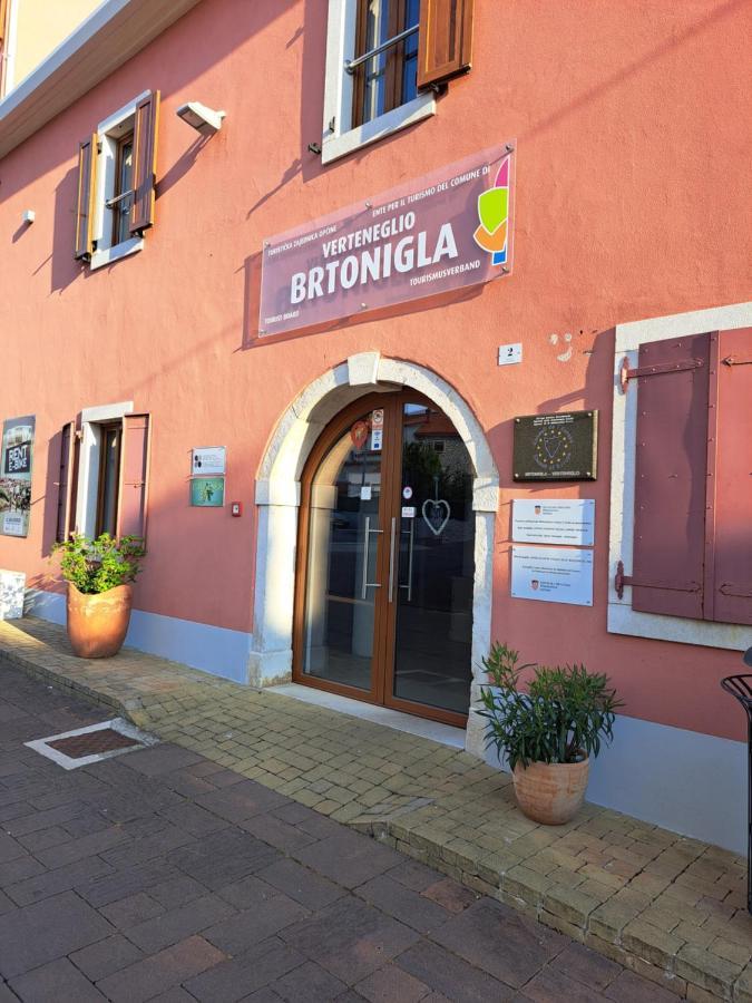 Gasthaus Sobe Anja Brtonigla Exterior foto